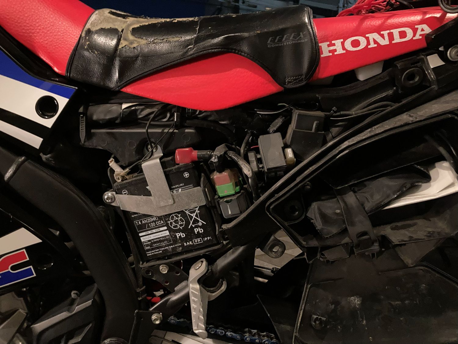 CRF250RALLYバッテリー交換